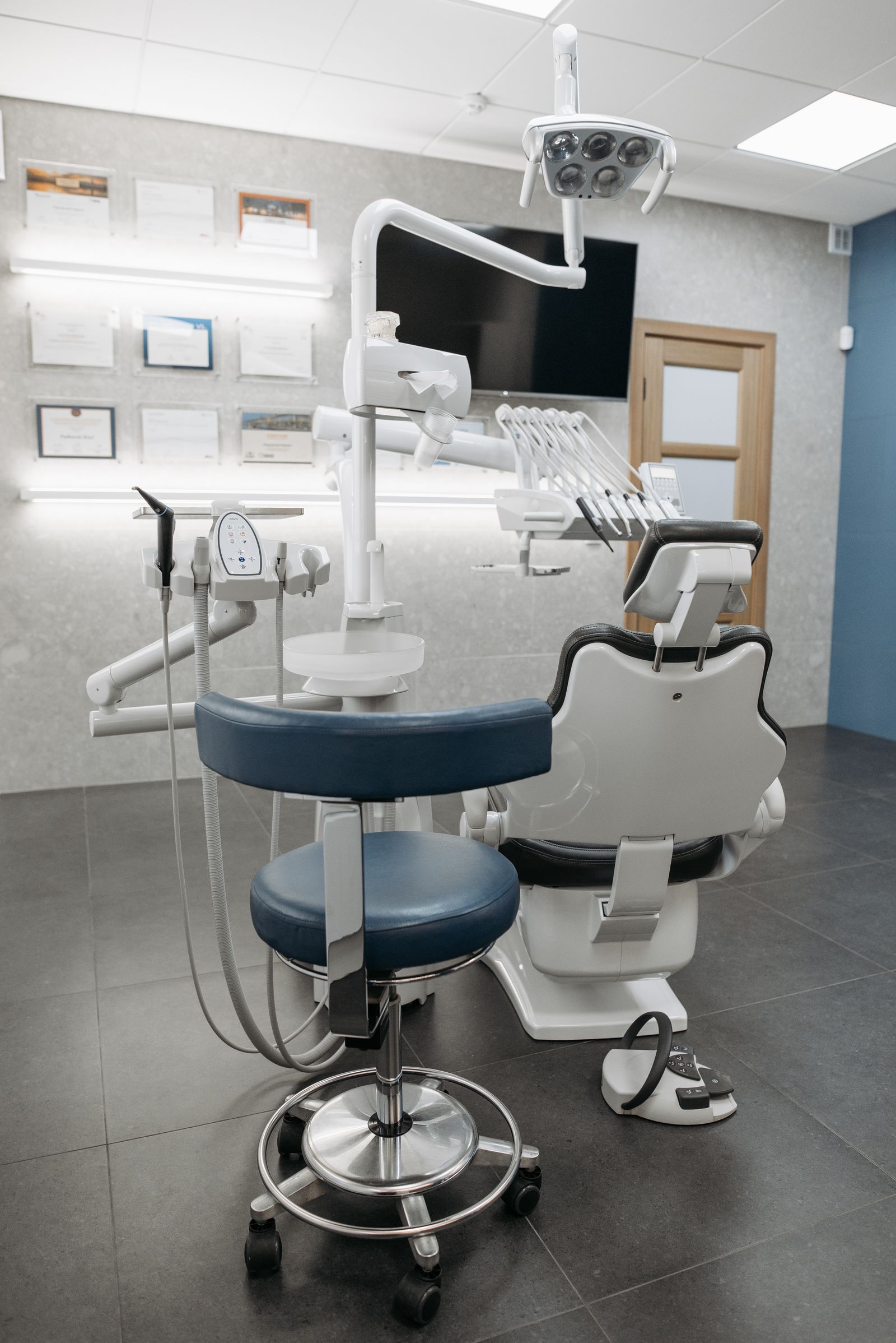 A modern, clean treatment room